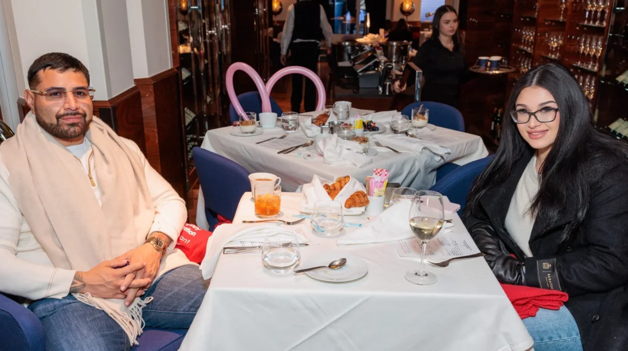 How to Politely Handle Unwanted Conversations at the Thanksgiving Table